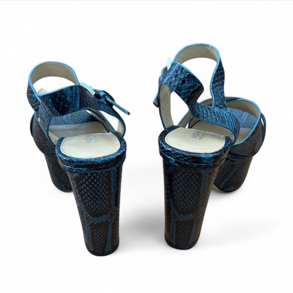 NWOT Michael Kors  Platform Heel Blue Snake Skin Embossed Leather Sz 5.5 - Picture 5 of 7